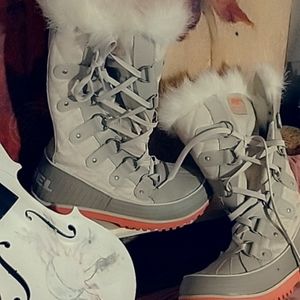 - SOREL BOOTS